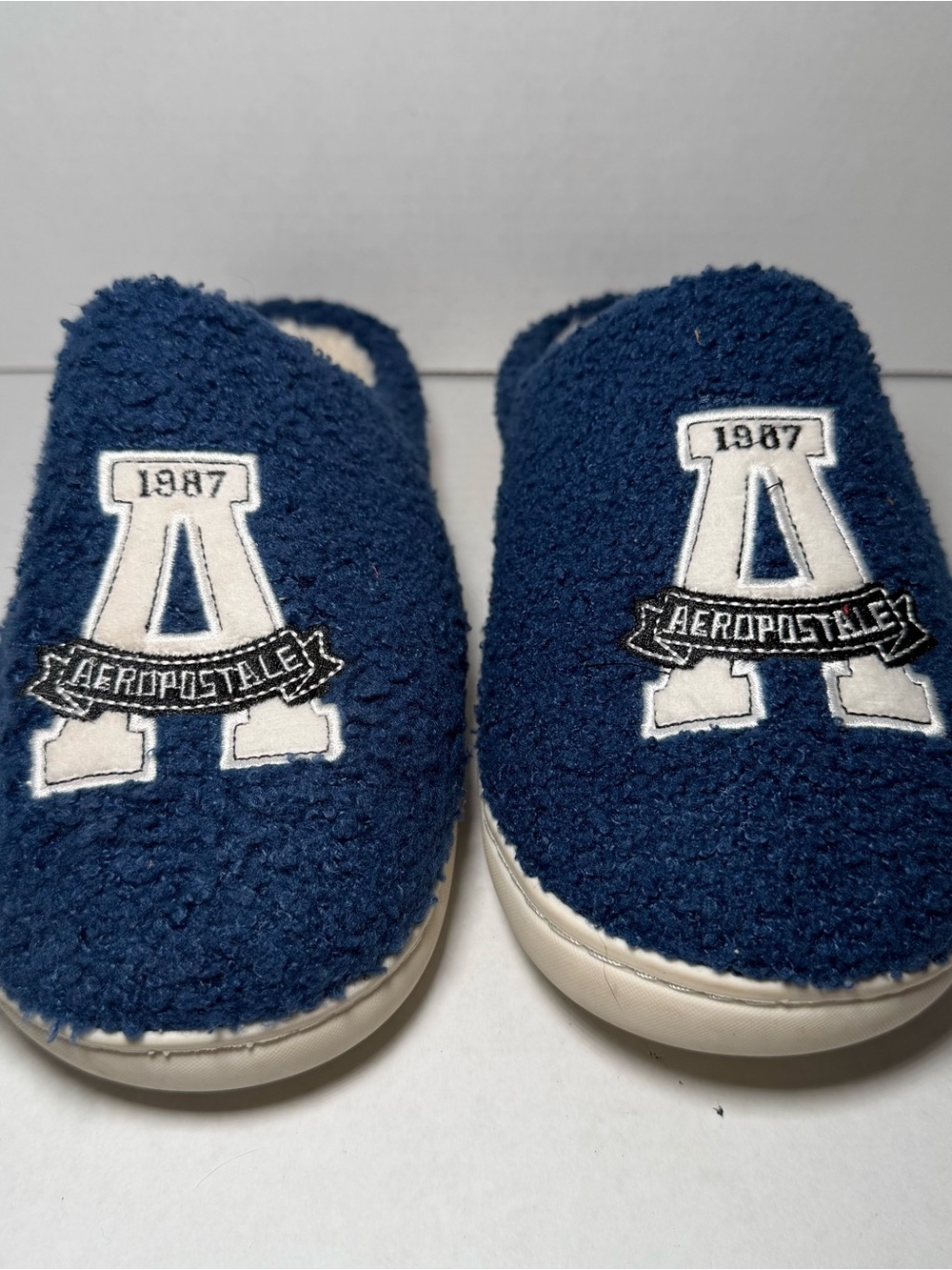 Y2K Aeropostale Sherpa Slippers Men’s Size 10/11